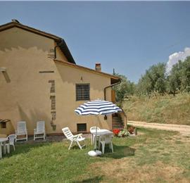 A selection of 2-3 bedroom apartments with shared pool near Florence, Sleeps 4-6